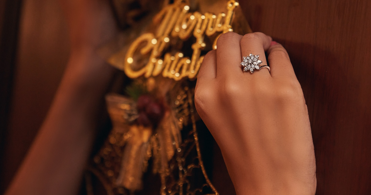 Why-Christmas-Gold-Jewellery-Gifts-Never-Go-Out-of-Style